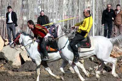 Bayburt’ta Cirit Müsabakaları Zevkle İzleniyor