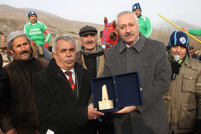 Kurtuluş Törenlerinin gözde atlı  sporu 12