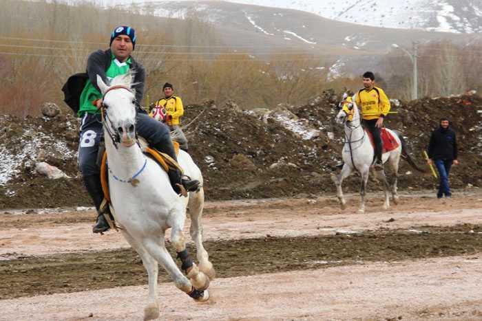 Kurtuluş Törenlerinin gözde atlı  sporu 6