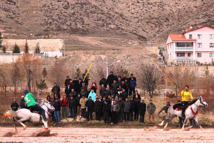 Kurtuluş Törenlerinin gözde atlı  sporu 8
