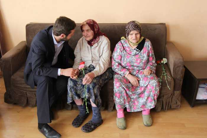 Bayburt Ak Parti Gençlik Kolları Huzurevi Ziyareti 6