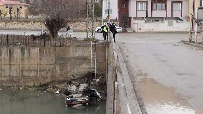 Bayburtta Kaza Yapan Araç Çoruh Nehrine Uçtu 12