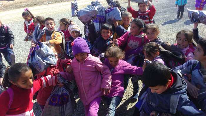 Demirözü Belediyesinden Van’a Uzaman Yardım Eli 12