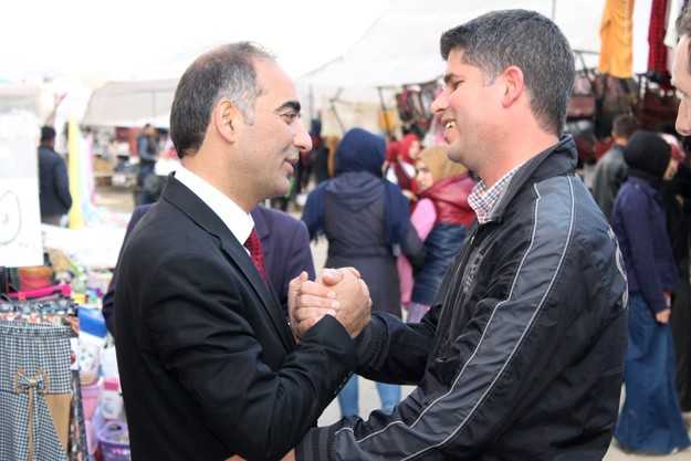 MHP Adayı Karaoğlu, Pazar Yerini Ziyaret Etti-Foto Haber