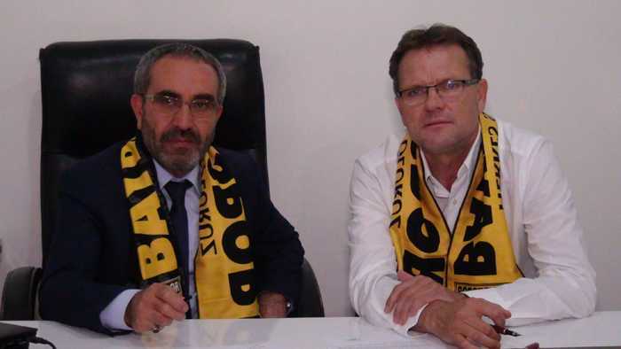 Bayburt Grup Özel İdare Spor Yeni Hocası Erdal İşkar'la Sözleşme İmzaladı-2