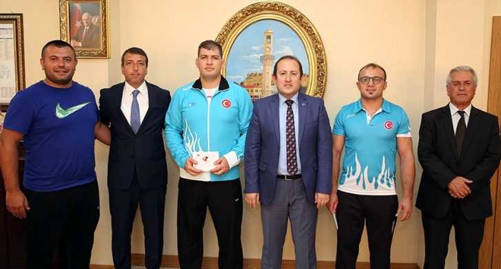Avrupa’da Başarı Elde Eden Sporcular Ödüllendirildi
