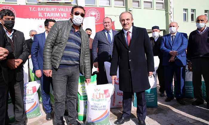 Bayburt çiftçisine hibe destekli tohum dağıtıldı