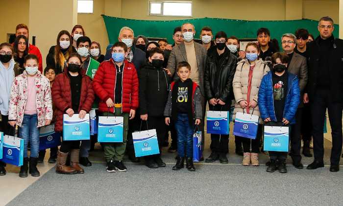 İnsani Yardım Vakfı Çocukları Bayburt Üniversitesinde etkinliklere katıldı