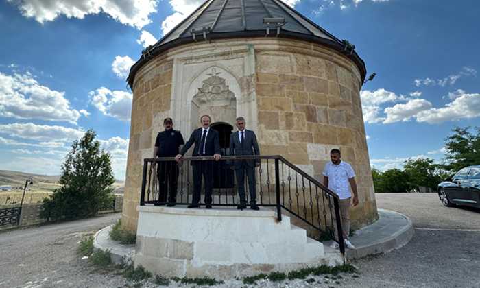Bayburt’ta Şehit Osman Türbelerinin restorasyon çalışmaları tamamlandı