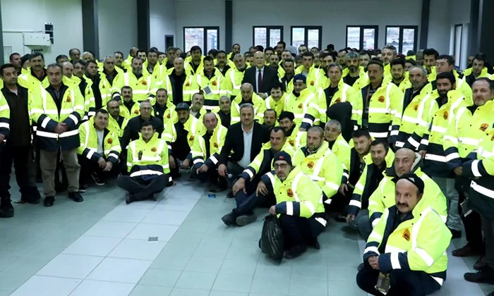 Belediye Başkanı Pekmezci’den personeline zam müjdesi