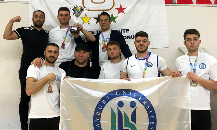 Bayburt Üniversitesi öğrencileri takım halinde Türki Şampiyonu oldu