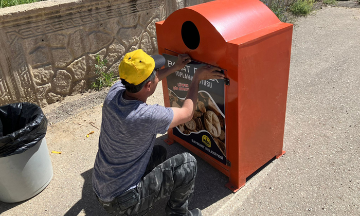 Bayburt Belediyesi’nden sokak hayvanları için bayat ekmek toplama uygulaması