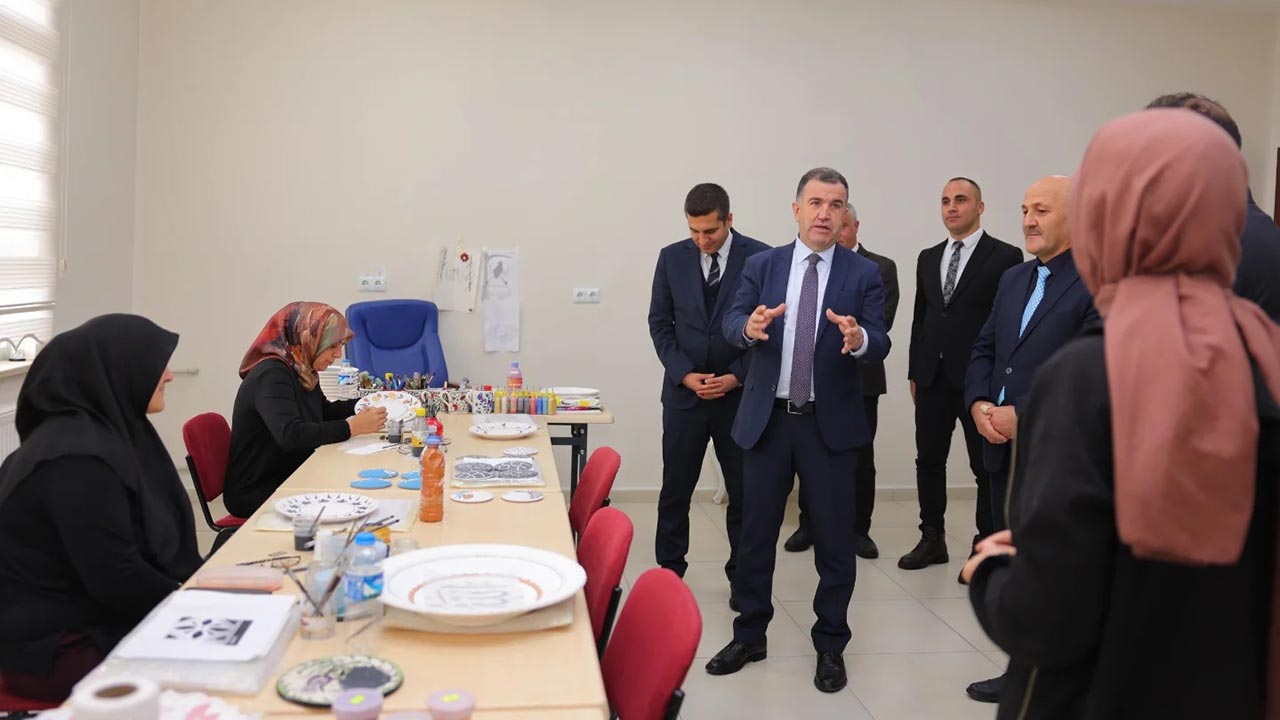 Bayburt Aydıntepe Halk Eğitim Merkezine Vali Eldivan'dan Ziyaret