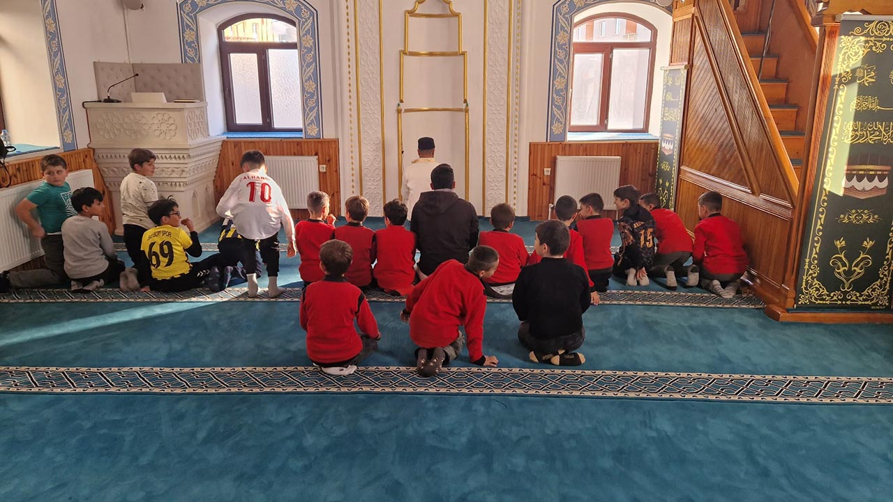 Bayburt'ta Gençlik ve Çocukluk Bir Araya Geldi: Diyanet'in Özel Projesi