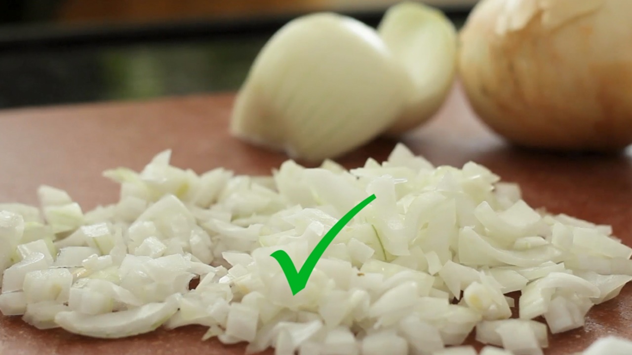 Soğanı böyle doğramak gerekiyormuş; en iyi şefler işin sırrını verdi