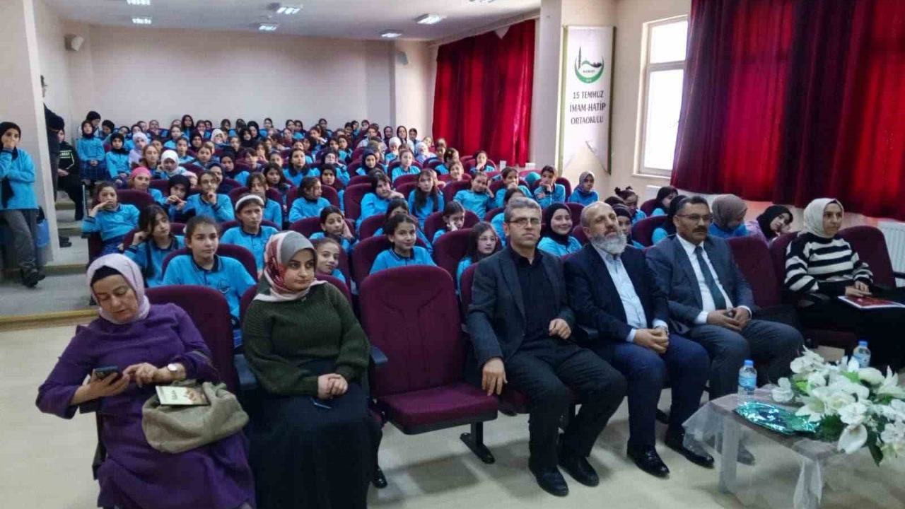 Milli şair Mehmet Akif Ersoy Bayburt’ta anıldı