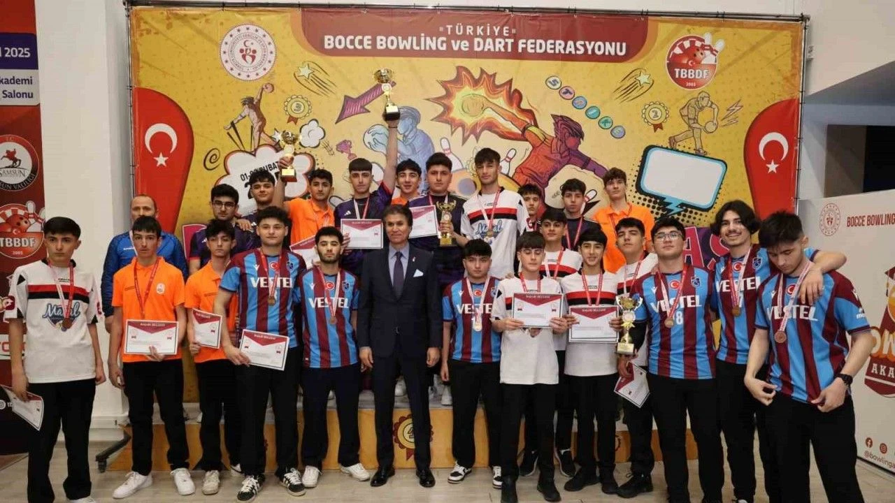Bayburt Mesleki ve Teknik Anadolu Lisesi, bowlingde Türkiye şampiyonu oldu