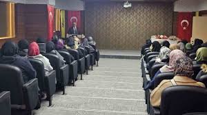 Bayburt’ta kadınlara yönelik “Berat Kandili” konulu konferans düzenlendi