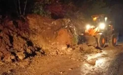 Cide Bartın yolu heyelan nedeniyle ulaşıma kapandı