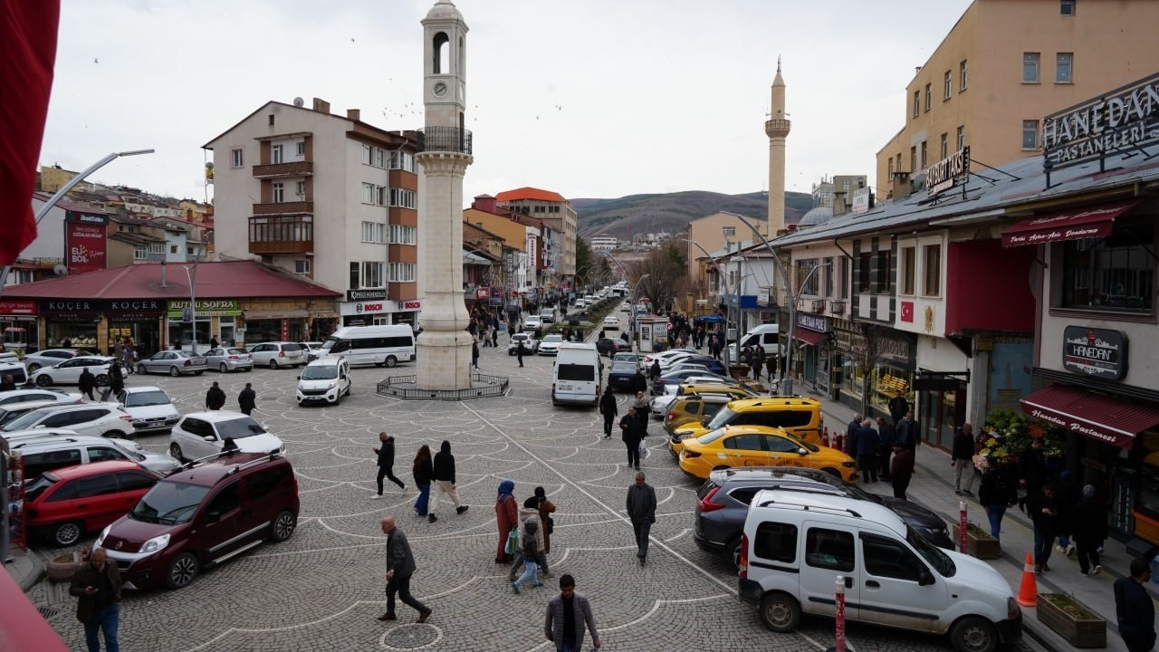Bayburt’ta bayram yoğunluğu tatilcilerin de akınıyla iki katına çıktı