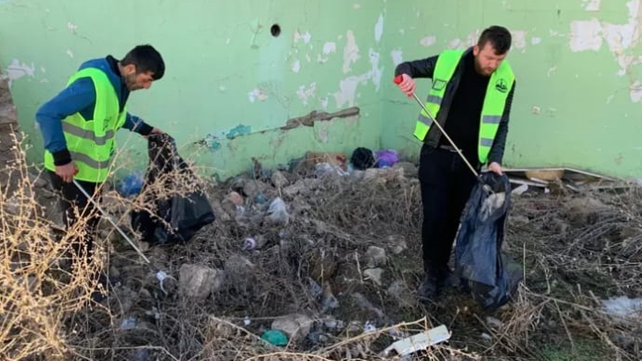 Bayburt’ta çevre kirliliğine geçit yok! Ekipler adım adım temizliyor