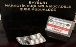 Bayburt’ta durdurulan araçta bir miktar sentetik uyuşturucu ele geçirildi