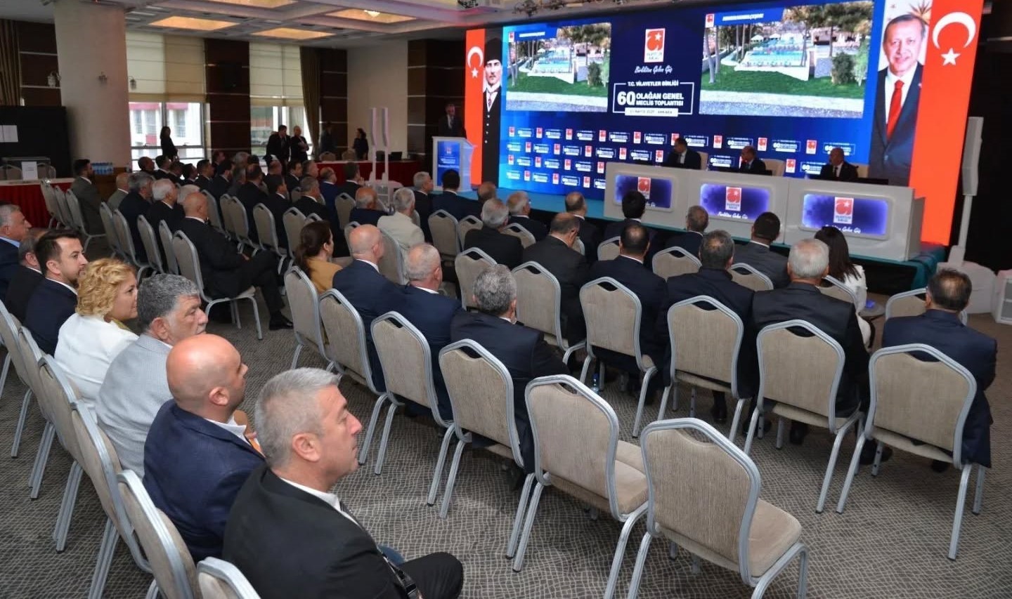 Vali Eldivan, Vilayetler Birliği Genel Kurulu’nda: Yeni dönem planlamaları masaya yatırıldı