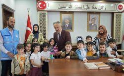 Bayburt’ta minik yüreklerden büyük bağış: Kur’an Kursu öğrencileri harçlıklarını yetim çocuklara verdi