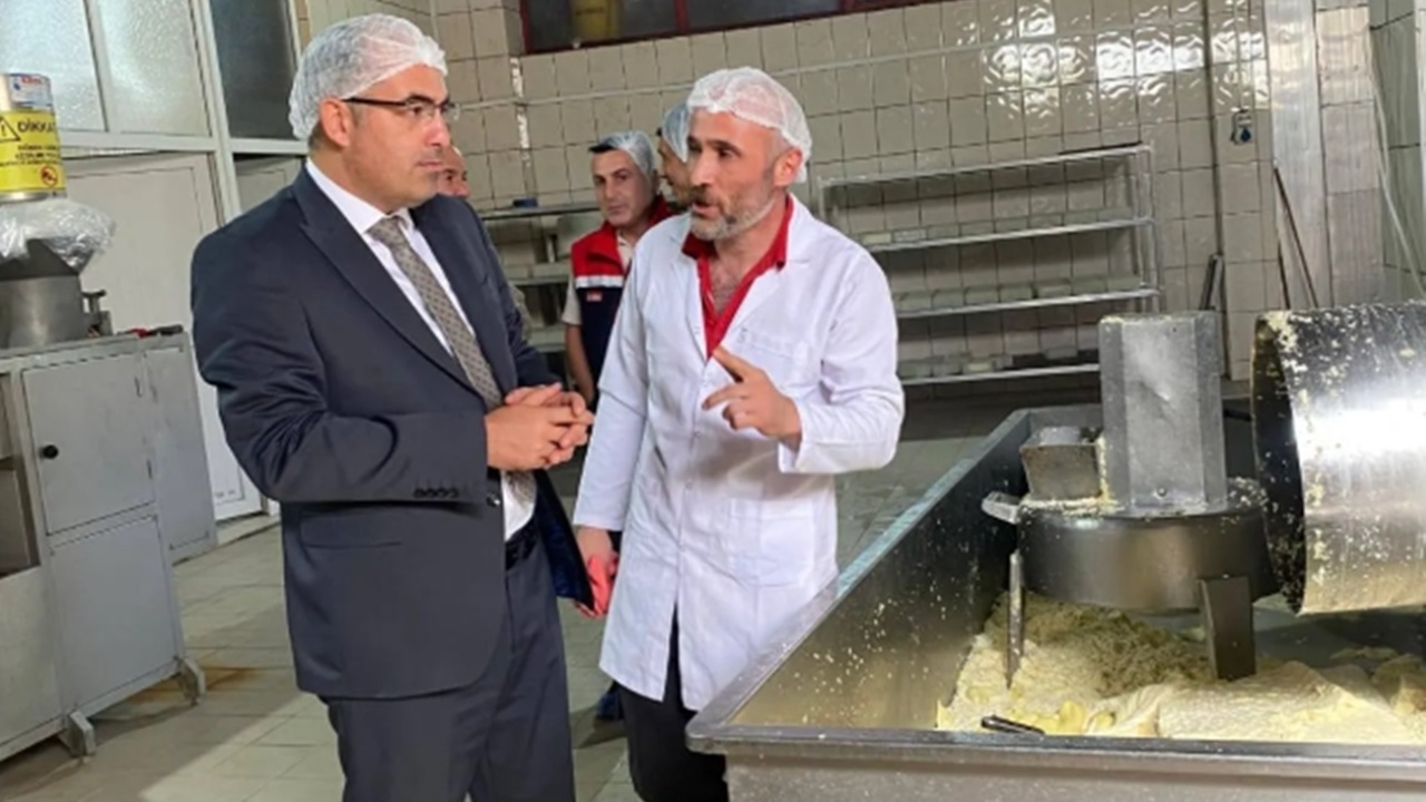 Bayburt Tarım Müdürlüğü Peykar Süt Fabrikasını Ziyaret Etti