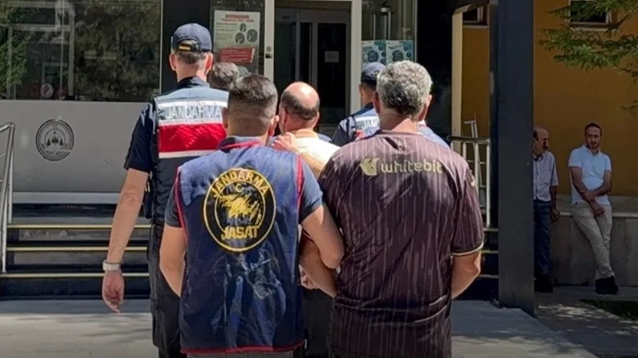 Bayburt’ta Saman Hırsızlığı Yapan 3 Kişi Trabzon’da Yakalandı