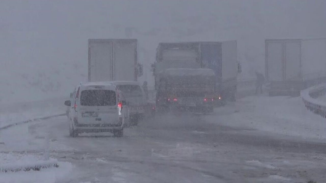 Bayburt’ta Kış Erken Geldi: Kop Dağı Beyaza Büründü
